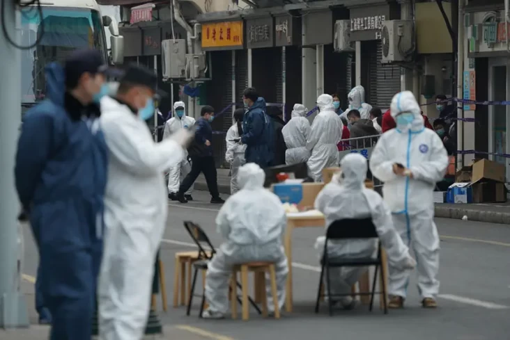China Perluas Lockdown,...