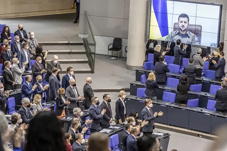 Presiden Ukraina kepada...