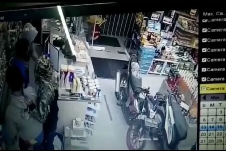 Todong Karyawan dengan...