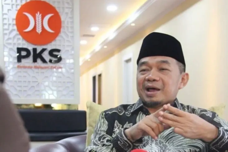 Fraksi PKS Resmi Usulkan...