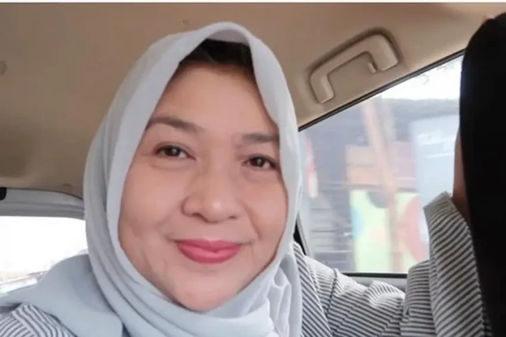 Penyanyi Senior Dina...