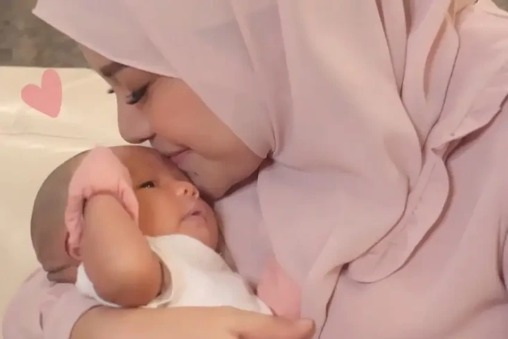 Menolak Tua, Aurel Hermansyah...