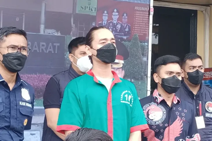 Vokalis Sisitipsi Fauzan...