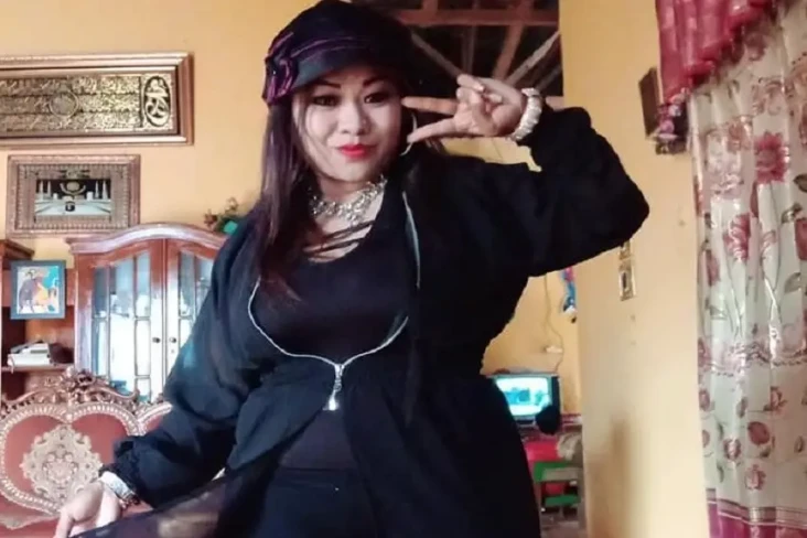 Heboh Tante Lala Mengaku...
