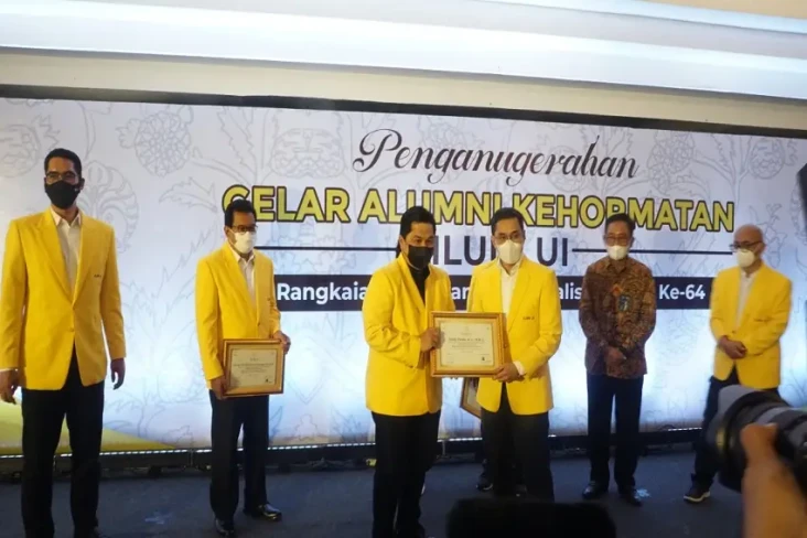 4 Tokoh Nasional Terima...