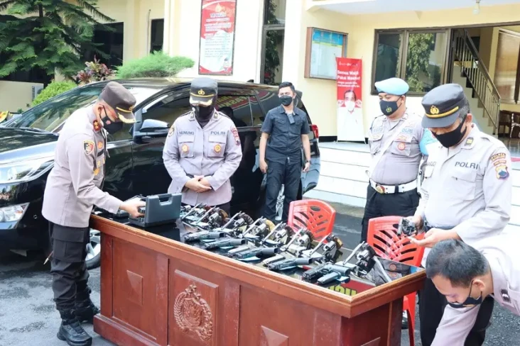 Kapolres Magelang Periksa...