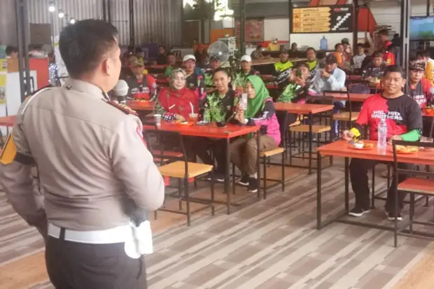 Satlantas Parepare Gandeng...