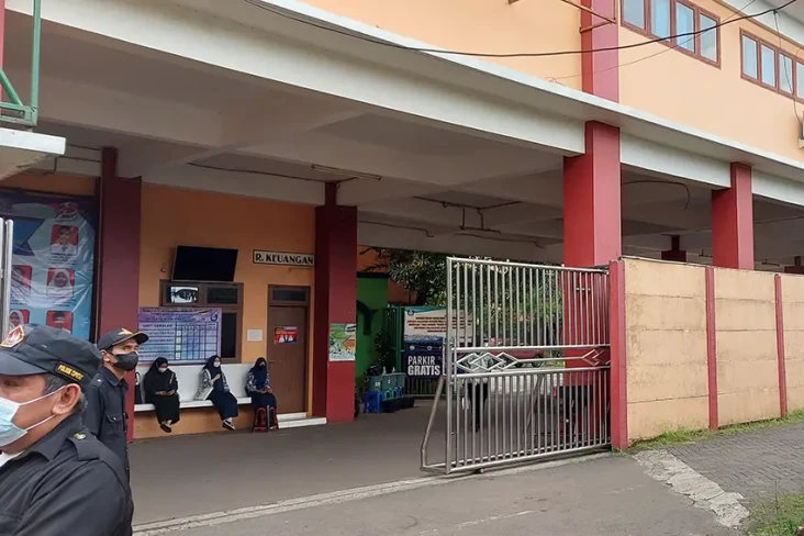 Diskriminasi 1.100 Siswa...