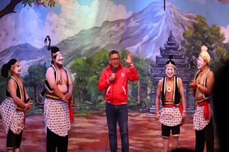 Gelar Pentas Wayang,...