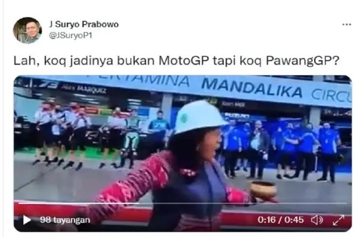 Aksi Pawang Hujan di...