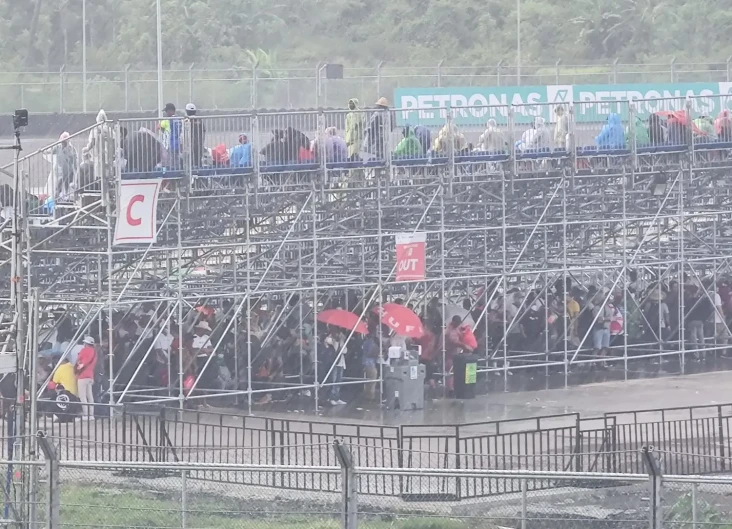 Bayar Rp1 Juta, Penonton...