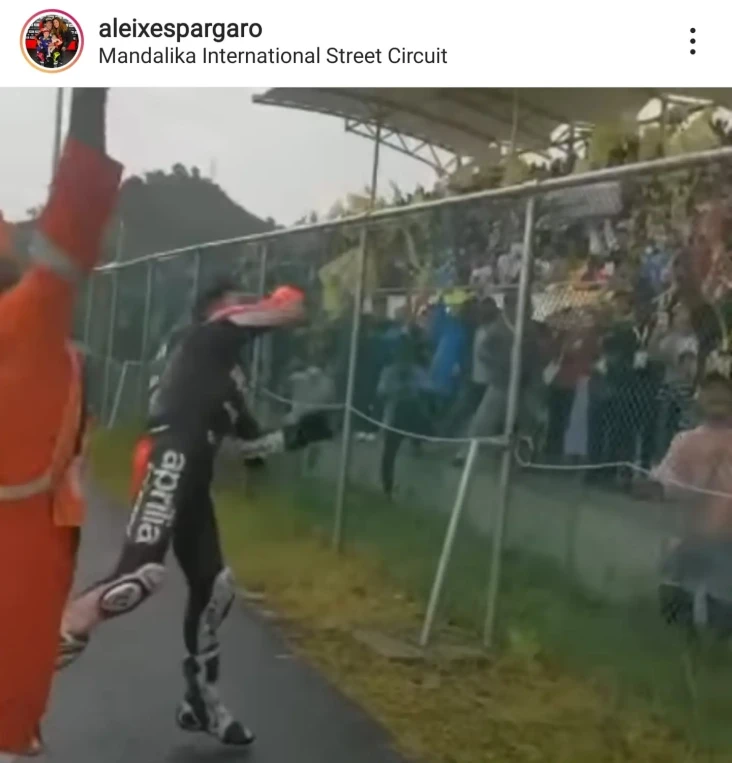 Aleix Espargaro Penuhi...