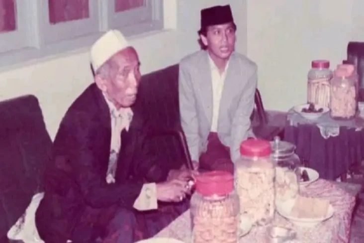 Kisah Kiai Mahrus Aly...