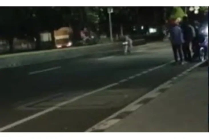 Tutup Jalan, Balap Liar...