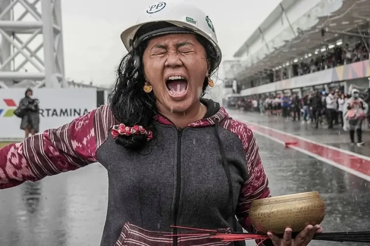 Rara Pawang Hujan MotoGP...