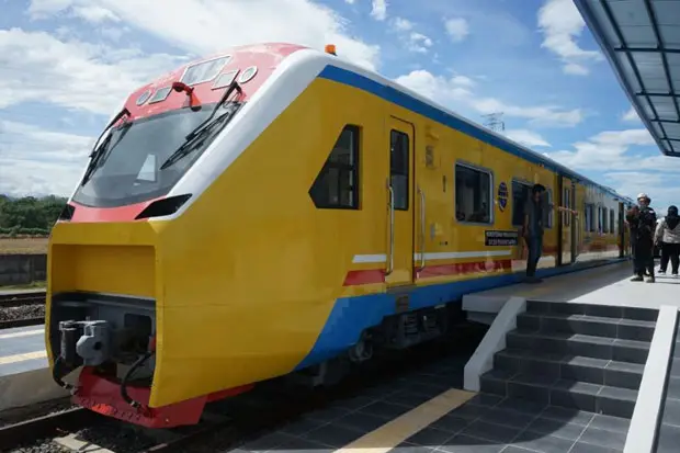 Proyek Rel KA di Makassar...