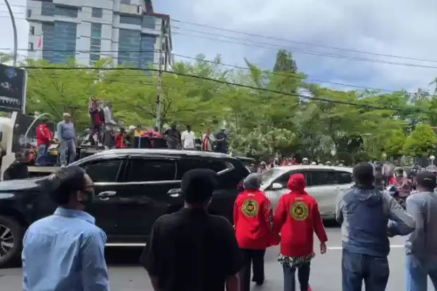 Pemkot Makassar Didesak...