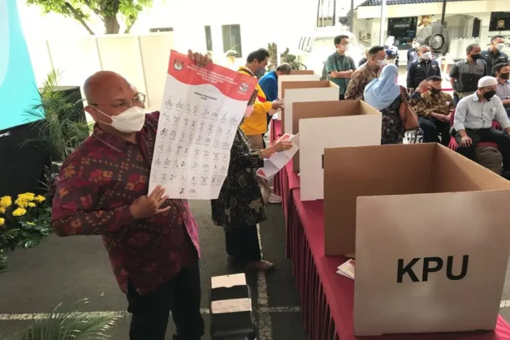 KPU Kembali Tegaskan...