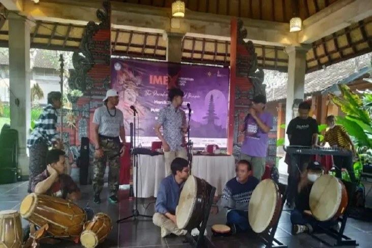Mengenalkan Ragam Musik...
