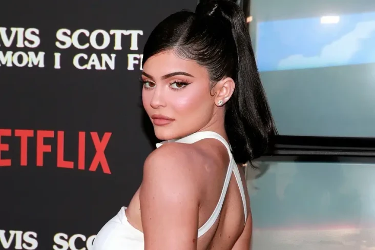 Kylie Jenner Ganti Nama...