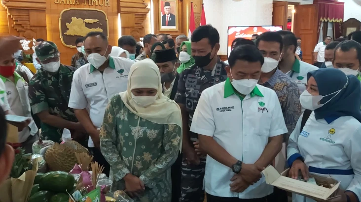 Hadiri Pelantikan Pengurus...