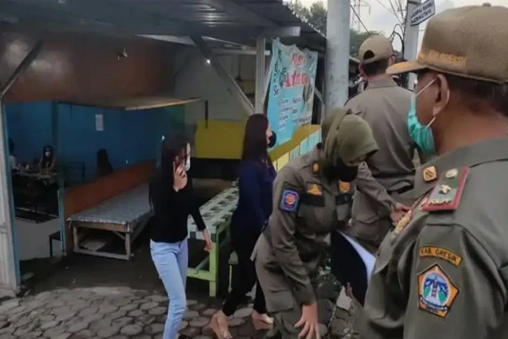 Terlanjur Nafsu di Siang...