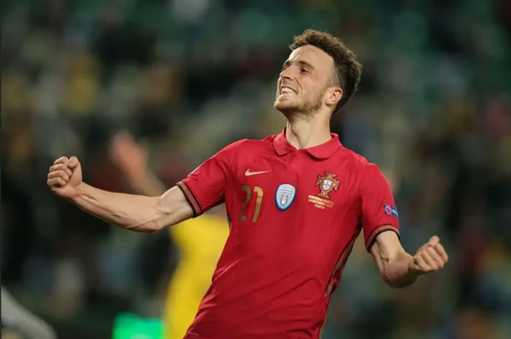 Portugal Pincang Jelang...