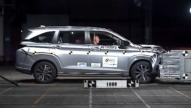 Uji Tabrak Toyota All...