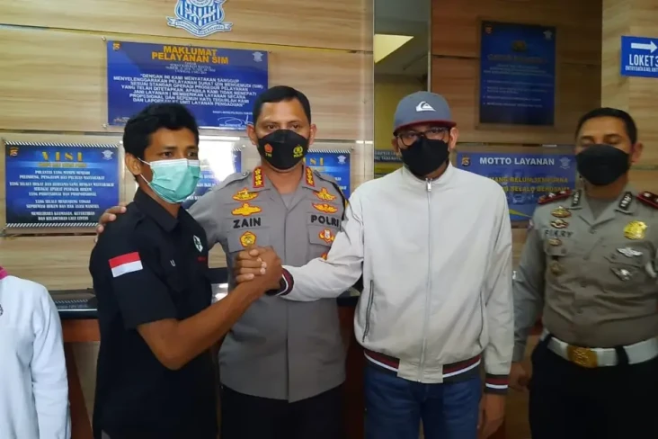 Pengemudi Mercy yang...