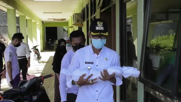 Geger! Mayat Bayi Terbungkus...