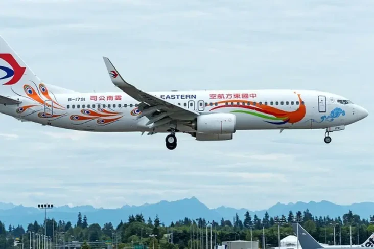 Pesawat China Eastern...