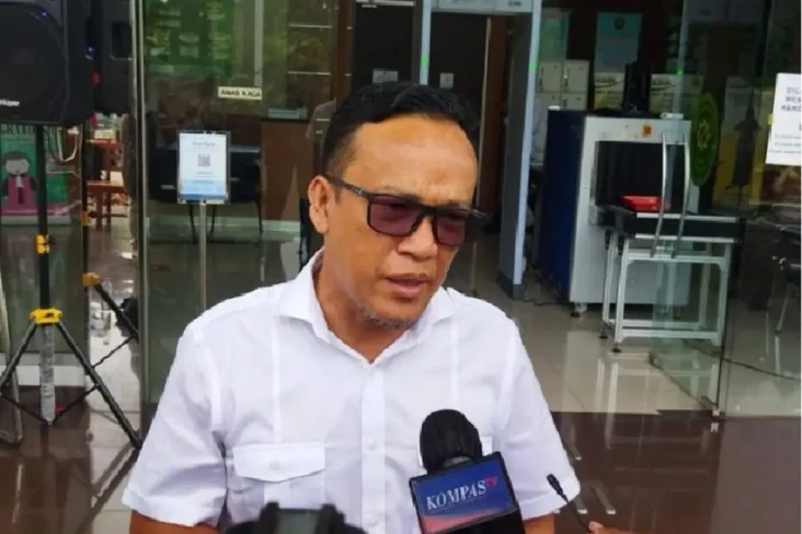 Bela Munarman, Ketua...