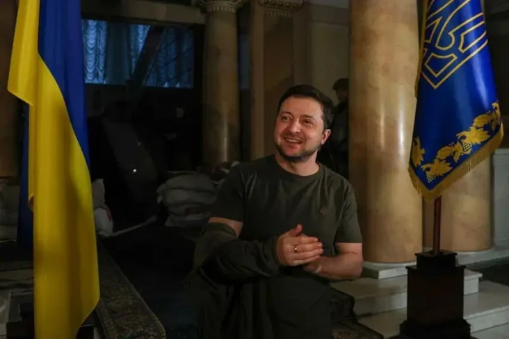 Presiden Ukraina Desak...