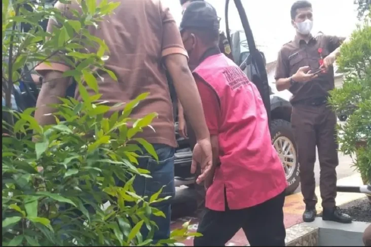 Korupsi Rp1,7 Miliar,...