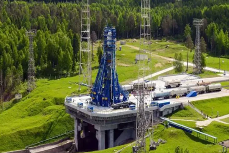Rusia Luncurkan Satelit...