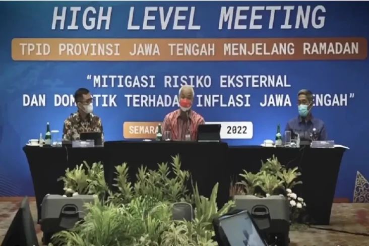 Minyak Goreng Langka,...
