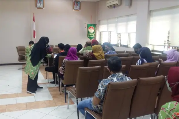Pegawai Dinas PU Makassar...