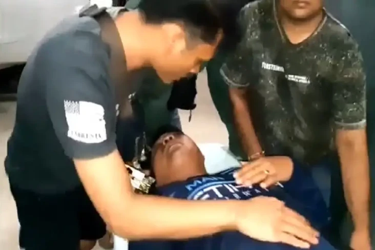 Anggota Polisi di Madina...