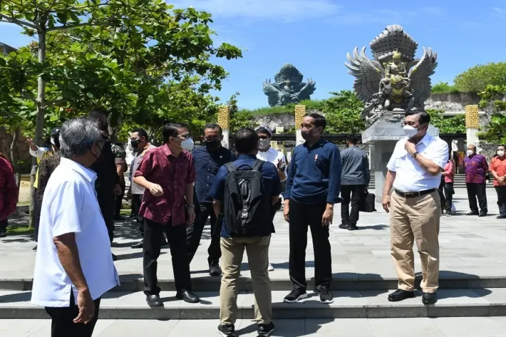 Jokowi Tinjau Kesiapan...