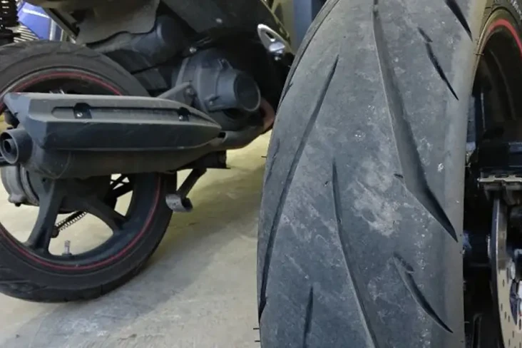 Ban Belakang Motor Lebih...