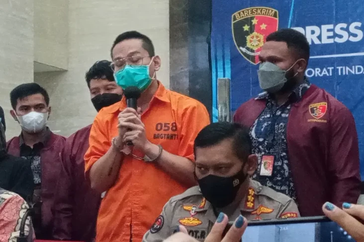 Minta Maaf Soal Binomo,...