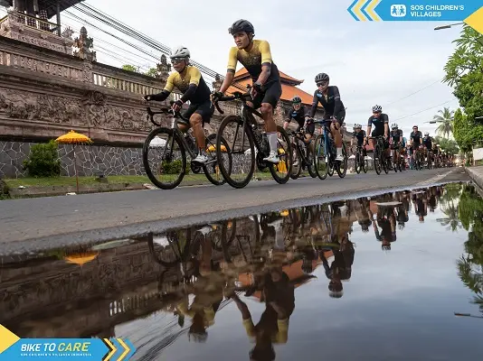 Bike to Care Bawa Puluhan...