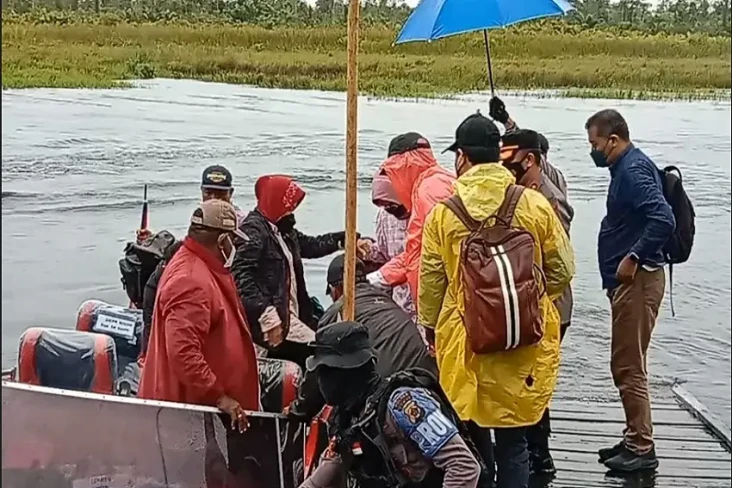 Sambangi Pedalaman Asmat,...
