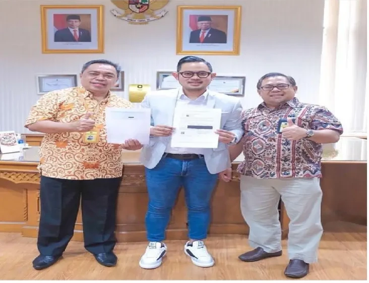 Agar Terlolos dari Perkara...
