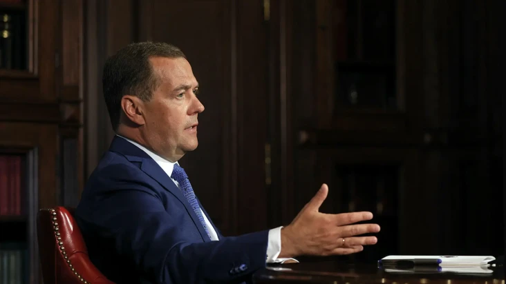 Mantan Presiden Rusia:...