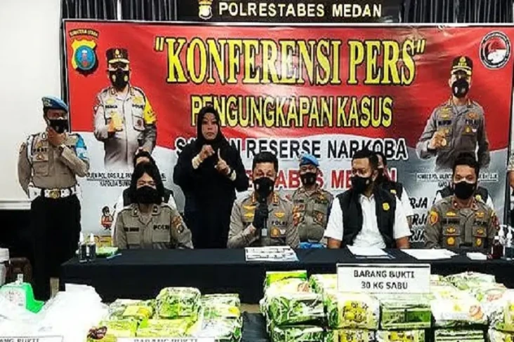 Polisi Tangkap 4 Pengedar...