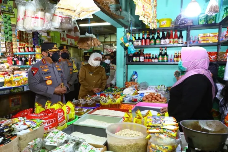 Tinjau Pasar Wonokromo,...