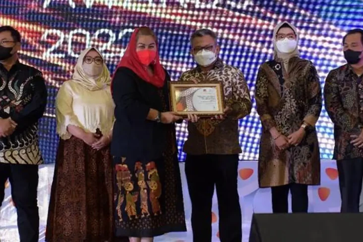 Raih PR Award, WEGE...
