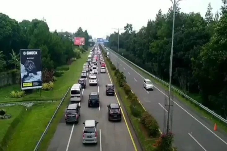 Akhir Pekan, Belasan...