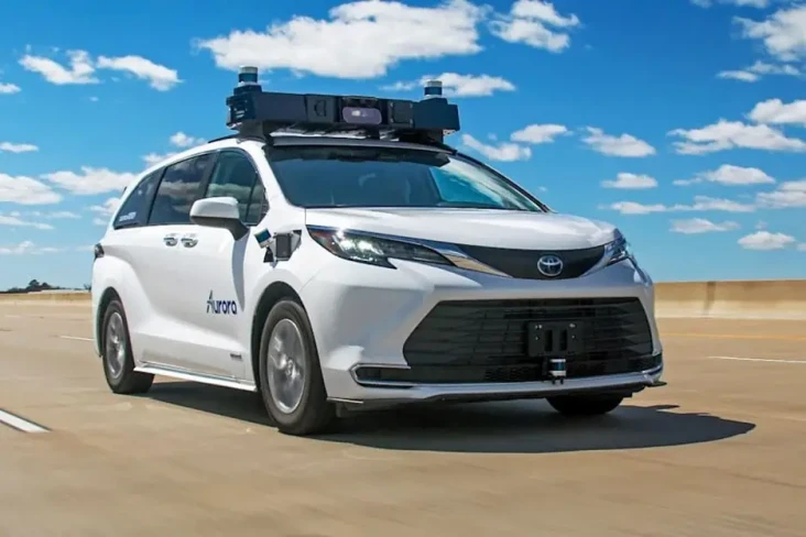 Toyota Gandeng Aurora...